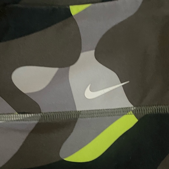🎅🏼5/$10 Nike Womens Capri - Picture 3 of 4